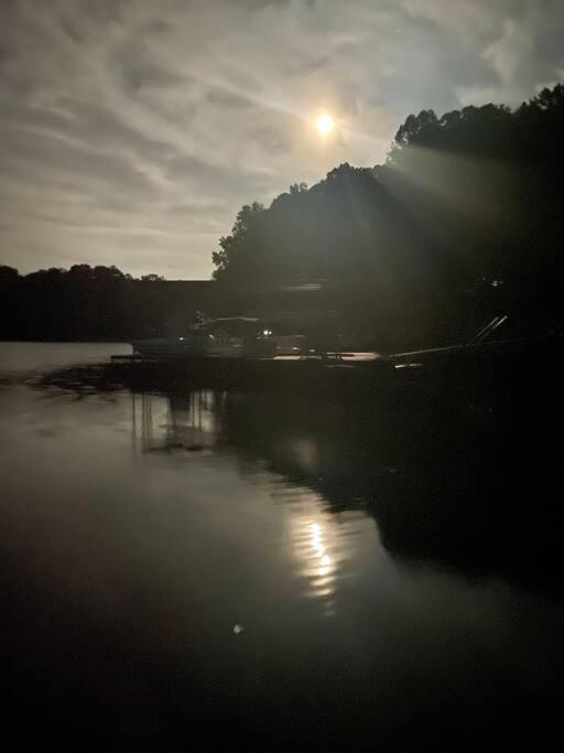 ドーソンヴィル Cozy, Lake Lanier Property With Amazing Viewsヴィラ エクステリア 写真