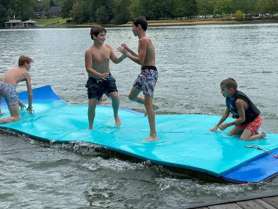 ドーソンヴィル Cozy, Lake Lanier Property With Amazing Viewsヴィラ エクステリア 写真