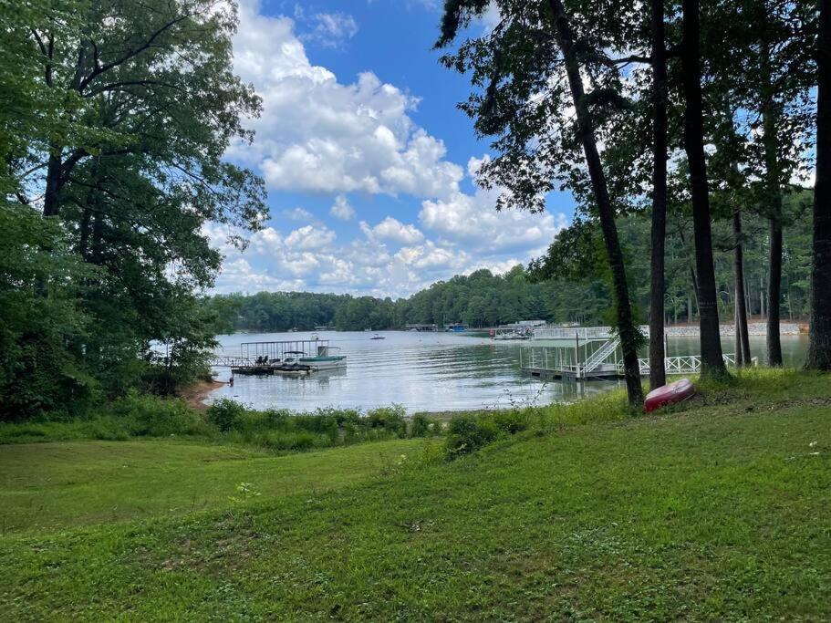 ドーソンヴィル Cozy, Lake Lanier Property With Amazing Viewsヴィラ エクステリア 写真